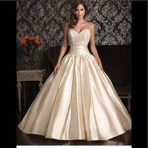 Allure counter wedding dress 💑👗👗👗